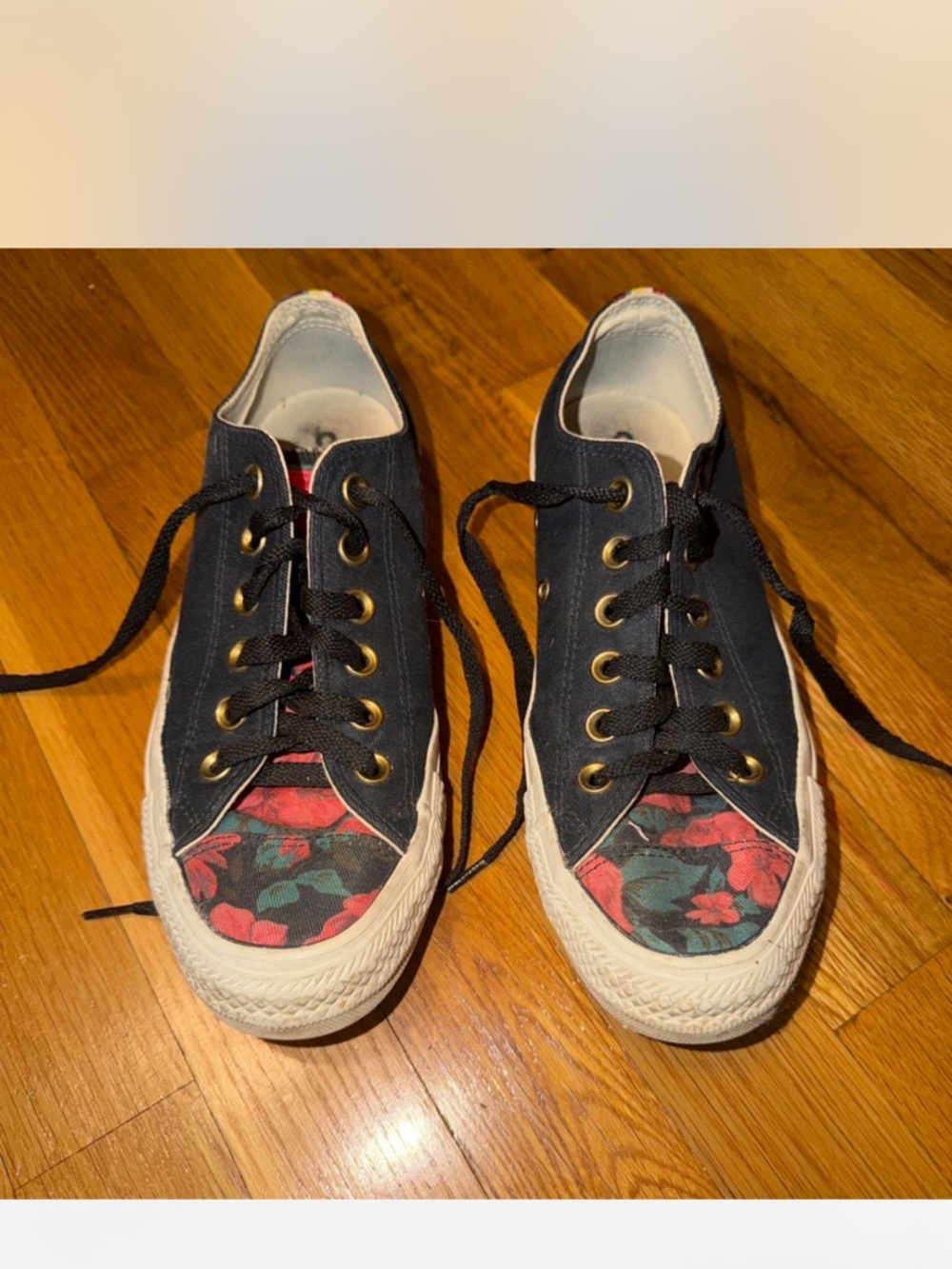 Chuck Taylor all star converse. Floral converse size 7.